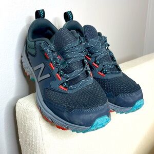 New Balance All Terrain Size 8 Sneakers